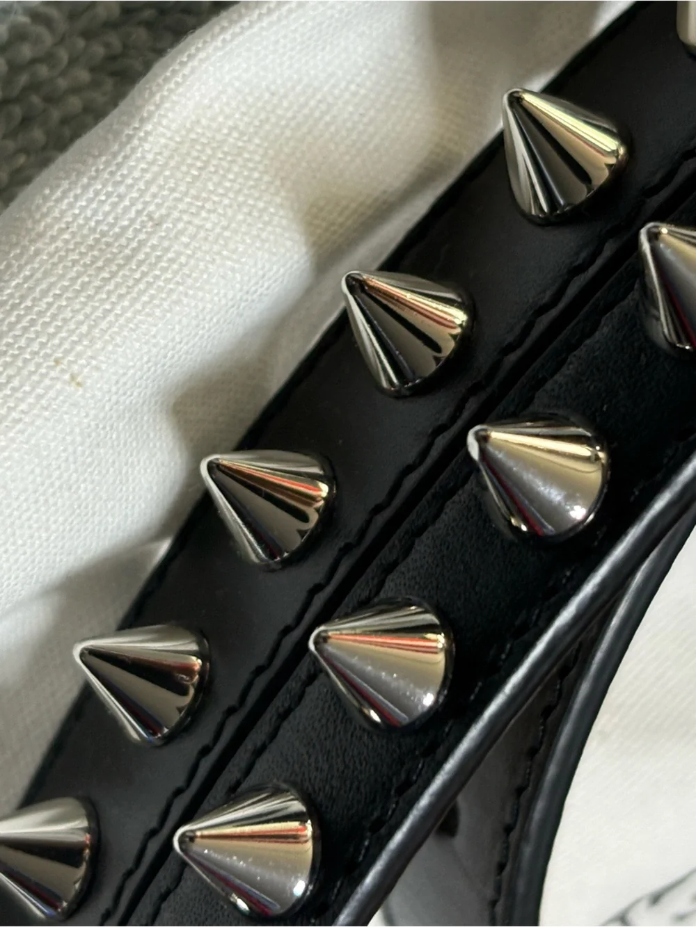 Alexander McQueen Black Thin Double Belt with Silver-Tone Studs size 75B. - Picture 3 of 8